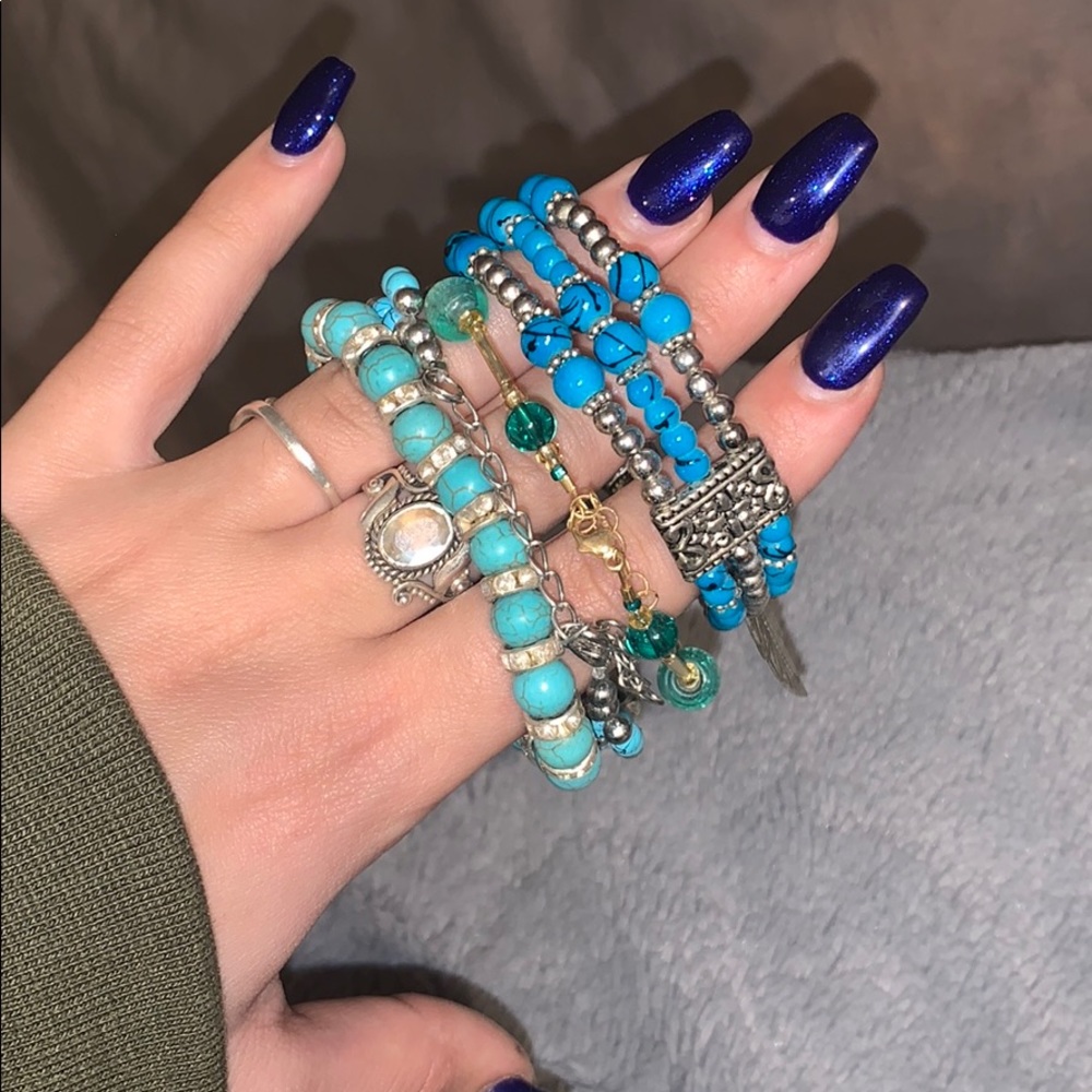 Multiple stackable bracelets - Picture 2 of 6